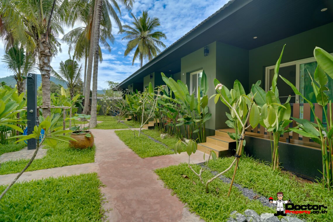 7 Bedroom Resort with Pool in Lipa Noi, Koh Samui – For Sale